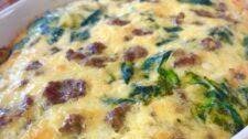 Easy Sausage, Spinach and Cheddar Breakfast Casserole