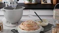 Cinnamon roll bread