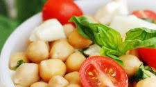 Easy Caprese Chickpea Salad Recipe