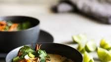 Easy Tom Kha Soup (Vegetarian Thai Coconut Soup)