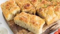 Focaccia à l’ail et au parmesan