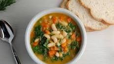 Hearty White Bean and Kale Soup - Pasta e Fagioli