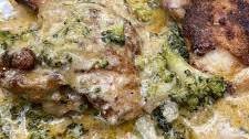 Honey mustard chicken and broccoli skillet