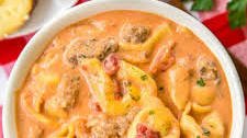 Slow Cooker Tomato Tortellini Soup
