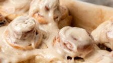 Soft & Fluffy Easy Vegan Cinnamon Rolls (Overnight Option)