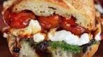 Sandwich caprese à la burrata : Recette d'été facile
