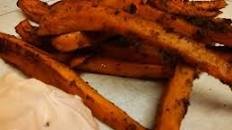 Spicy Sweet Potato Fries With Sriracha Dipping Sauce