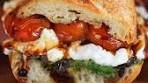 Un sandwich à la burrata façon caprese @breadbakebeyond ...
