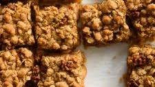 Caramel Apple Crumble Bars