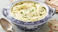 Cheddar and Sour Cream Mashed Potatoes
