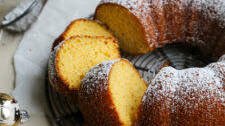 Easy Eggnog Bundt Cake
