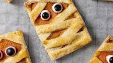 Halloween Pumpkin Pie Mummies