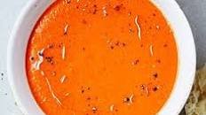 Hot 'n' spicy roasted red pepper & tomato soup