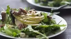 Pear And Gorgonzola Salad with Candied Pecans