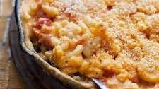 Baked mac and cheese with tomatoes