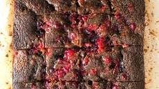 Cranberry gingerbread cake