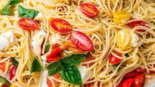 Easy Caprese Pasta