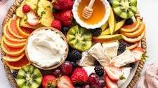 How to Make a Fresh Fruit Board