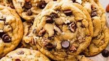 Maple Pecan Chocolate Chip Cookies