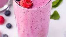 Mixed Berry Smoothie with Yogurt