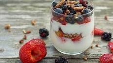 Mixed Berry Yogurt Parfait
