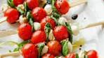 My easy Caprese Skewers recipe is the perfect no-bake ...