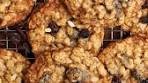 NEW! Chewy Oatmeal Raisin Cookies. These ones will ...