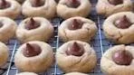 Peanut Butter Blossoms Recipe for Christmas: Easy and ...