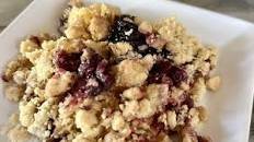 5-Ingredient Mixed Berry Dump Cake