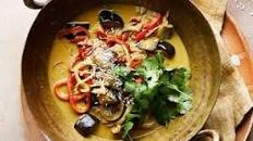 Aubergine, pepper & coconut curry with rice