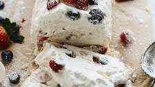 Berry Pavlova Roulade