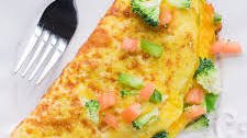 Breakfast Omelette with Cheddar, Broccoli and Peppers
