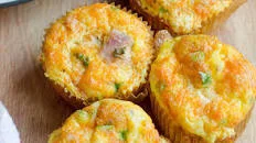 BUFFALO CHICKEN EGG MUFFINS