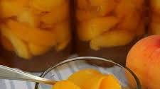 Canned Peaches with Honey
