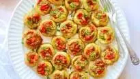 Cheesy Puff Pastry Bites with Pesto and Roasted Peppers
