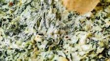Cheesy Spinach Artichoke Dip