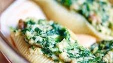 Cheesy Spinach Stuffed Shells