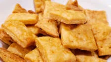 Chef John's Cheesy Crackers