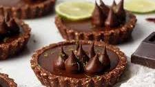 Chili Lime Chocolate Tarts (vegan & gluten-free)