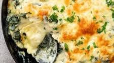 Creamy spinach baked ravioli