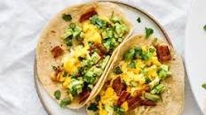 Easy Breakfast Tacos (Bacon, Egg & Avocado)