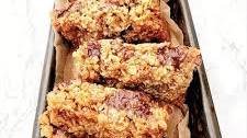 Easy Chocolate Chip Flapjacks Recipe (British Oat Bars)