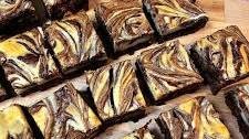 Easy Fudgy Cheesecake Swirl Brownies