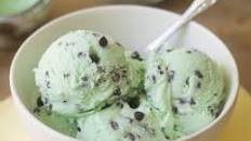 Easy Mint Chocolate Chip Ice Cream