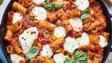 Easy Spicy Italian Sausage and Peppers Pasta Bake