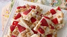 Easy Strawberry Granola Frozen Greek Yogurt Bark
