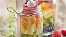 Fruit salad with Le Guérandais flower of salt and mini meringues with pepper