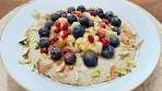Healthy Oats Breakfast / Oatmeal with fruits and nuts #boski