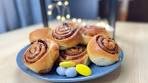 Homemade Cinnamon Rolls with Raisins | Rolinhos de ...