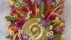 How to build a colorful veggie platter!